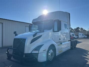 Main image Volvo VNL64