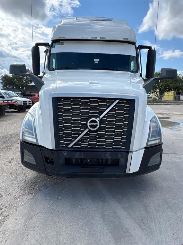 Image of Volvo VNL64T760 equipment image 1