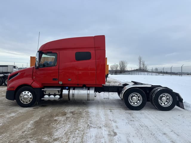Image of Volvo VNL64T760 equipment image 3