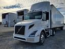 2022 Volvo VNR42T300 Image