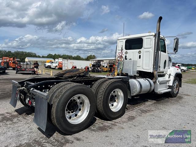 Image of Western Star 4700 equipment image 4