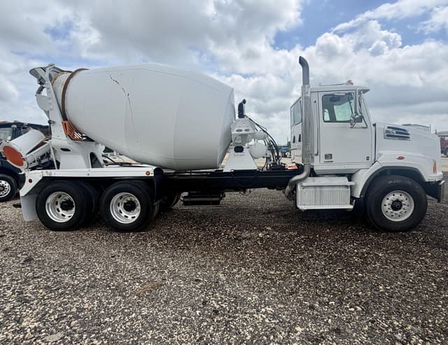 Image of Western Star 4700 equipment image 3