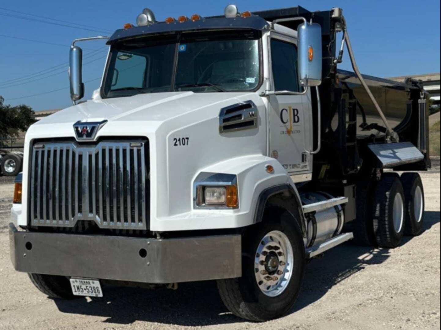 2022 Western Star 4700 Equipment Image0
