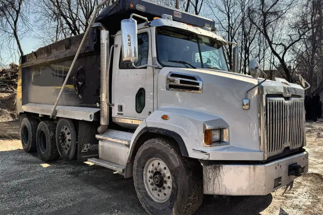 Image of Western Star 4700SBA equipment image 4