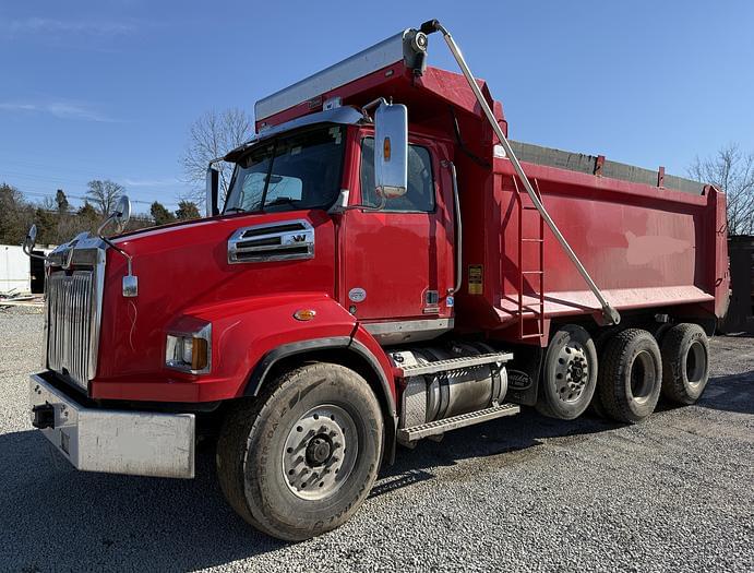 Image of Western Star 4700SB Primary image