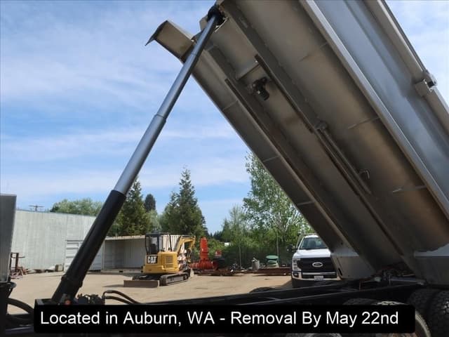 Image of Western Star 4700SF equipment image 2