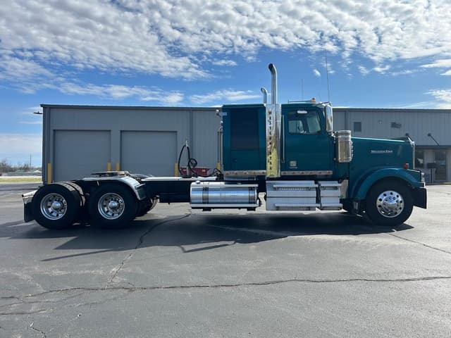 Image of Western Star 4900 equipment image 4