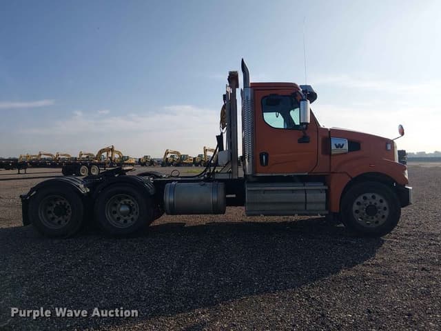 Image of Western Star 4900 equipment image 3