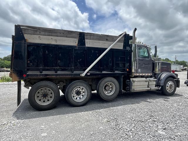 Image of Western Star 4900 equipment image 2