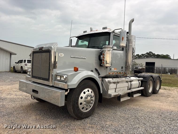 Image of Western Star 4900EX Primary image
