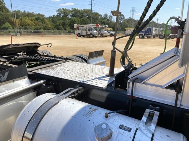 Image of Western Star 49X equipment image 4