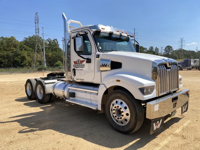 Image of Western Star 49X equipment image 3