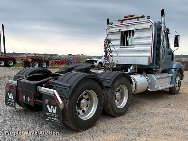 Image of Western Star 49X equipment image 4
