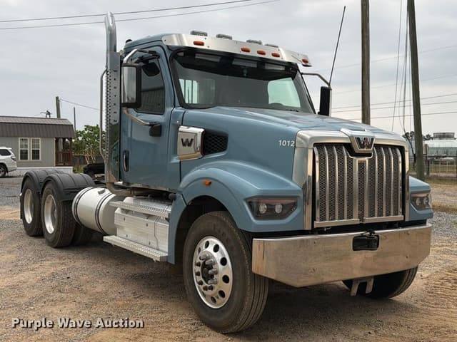 Image of Western Star 49X equipment image 2