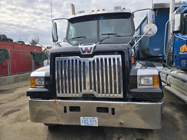 Image of Western Star 4700 equipment image 1