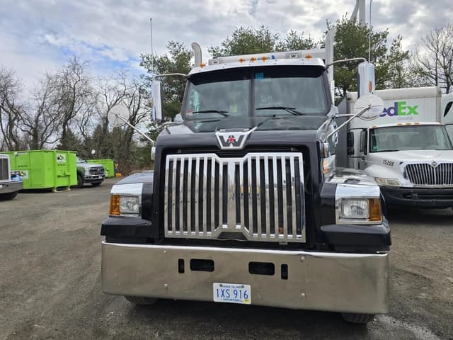 Image of Western Star 4700 equipment image 1