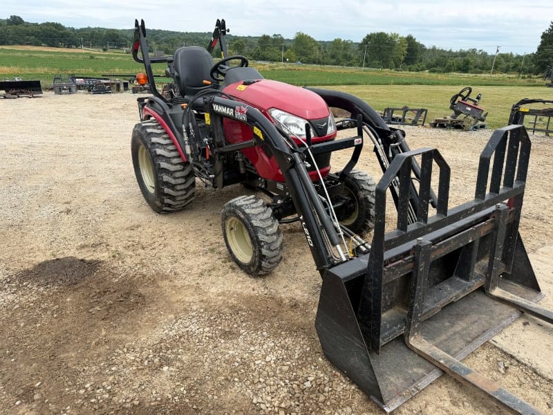 2022 Yanmar SA425 Equipment Image0