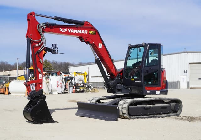 Image of Yanmar SV100-2A equipment image 2