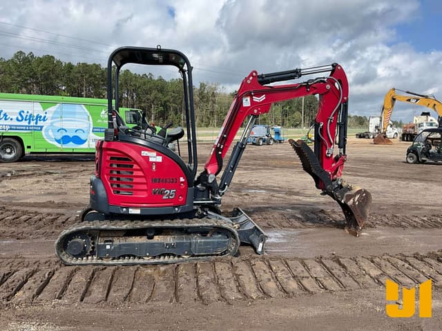 Image of Yanmar VIO25-6A equipment image 3