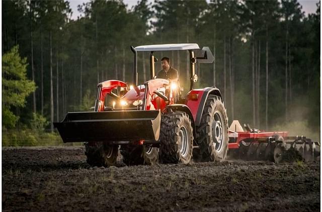 Image of Massey Ferguson 5711D equipment image 3