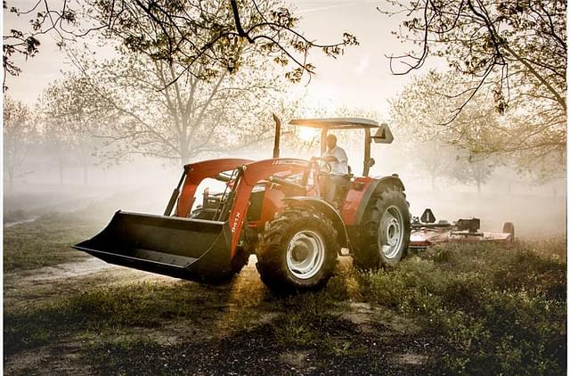 Image of Massey Ferguson 5711D equipment image 1