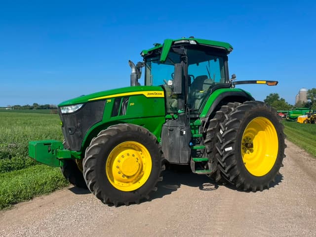 Image of John Deere 7R 210 equipment image 1