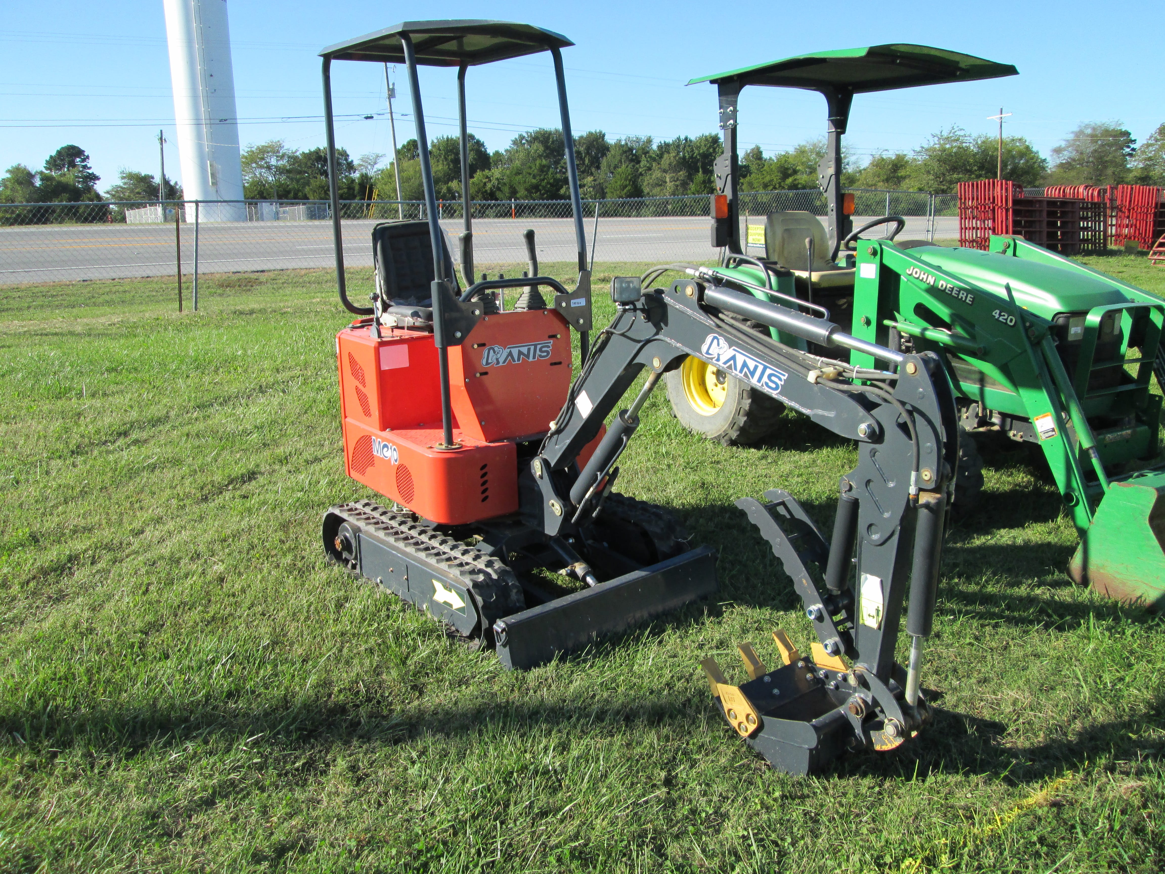 Main image Ants ME10E