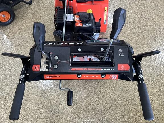 Image of Ariens Compact 24 equipment image 4