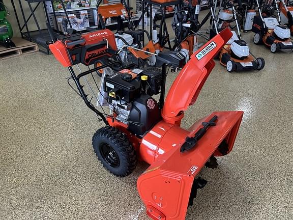 Image of Ariens Deluxe 30 equipment image 2