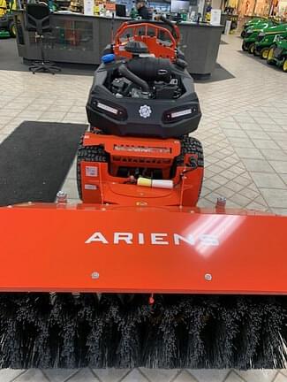 Image of Ariens Mammoth 850 equipment image 3