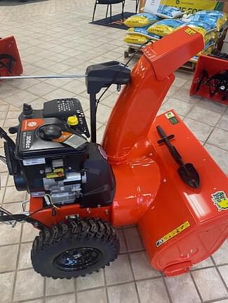 Image of Ariens Deluxe 30 equipment image 2