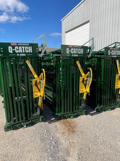 2023 ArrowQuip Q-Catch 74 Series Equipment Image0