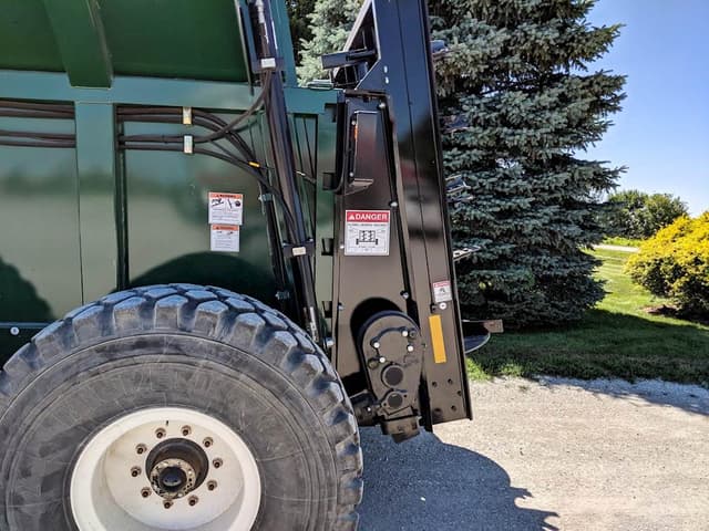 Image of Art's Way X700 equipment image 4