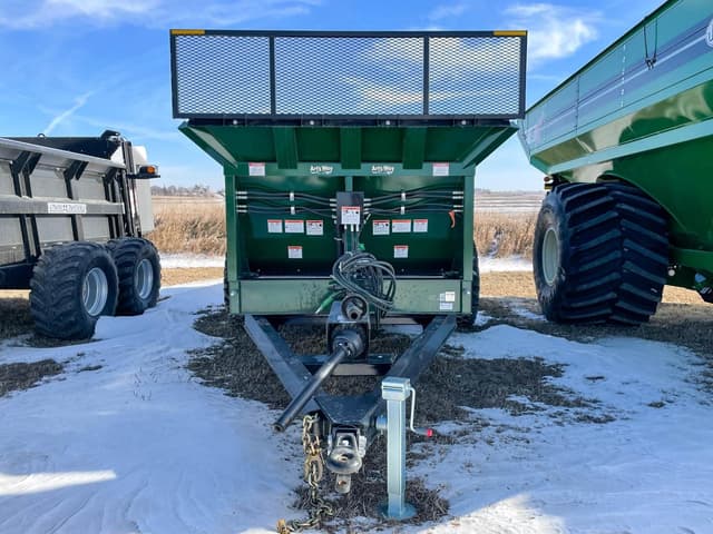 Image of Art's Way X700 equipment image 2