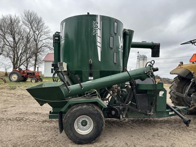 Image of Art's Way 7165 equipment image 2