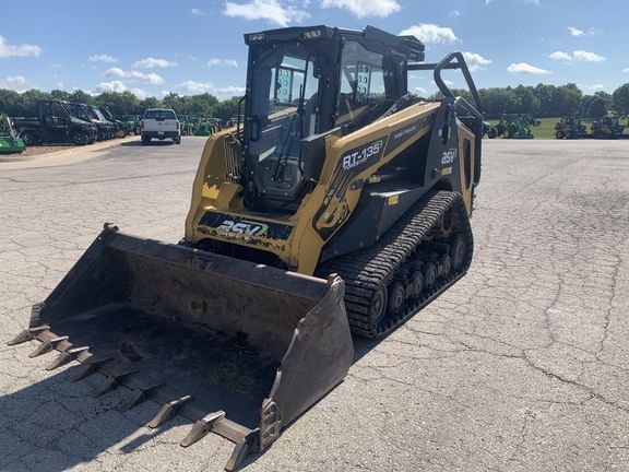2023 ASV RT-135 Equipment Image0