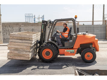 Main image Ausa C251H