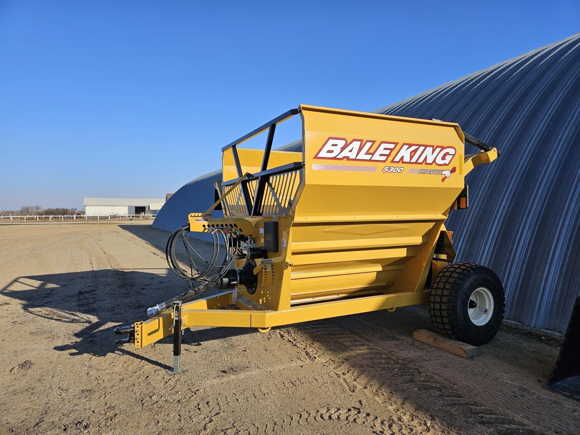 Main image Bale King 5300
