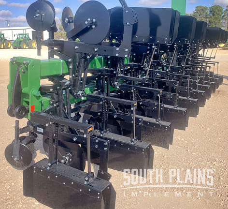 2023 B&H 9100 Equipment Image0