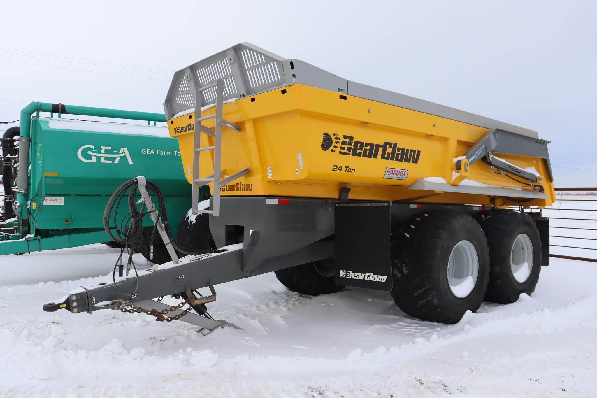 2023 Bearclaw 24 Ton Equipment Image0