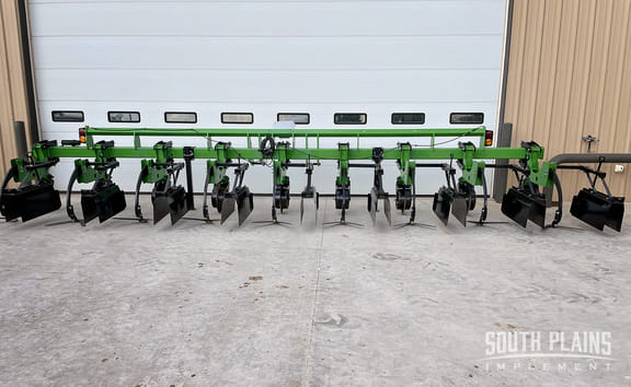 2023 Bigham Brothers 889 Equipment Image0