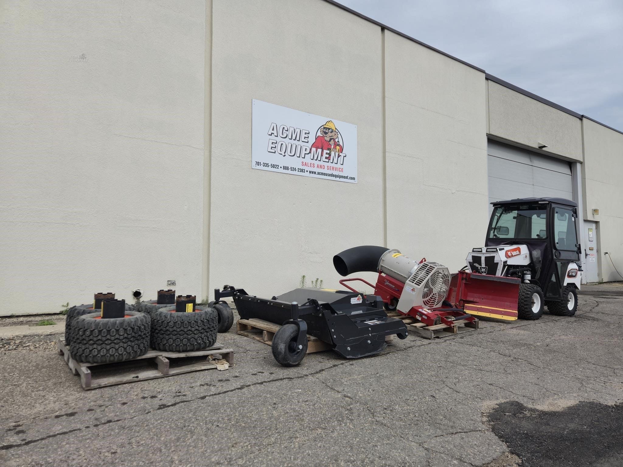 2023 Bobcat AT450 Equipment Image0