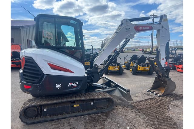 Image of Bobcat E42 equipment image 3