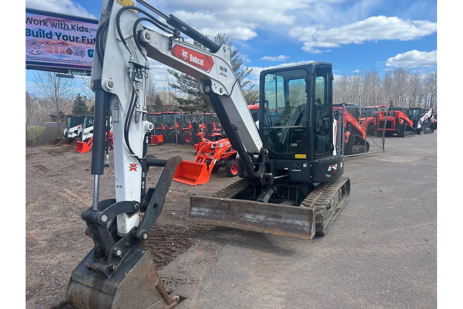 2023 Bobcat E42 Equipment Image0