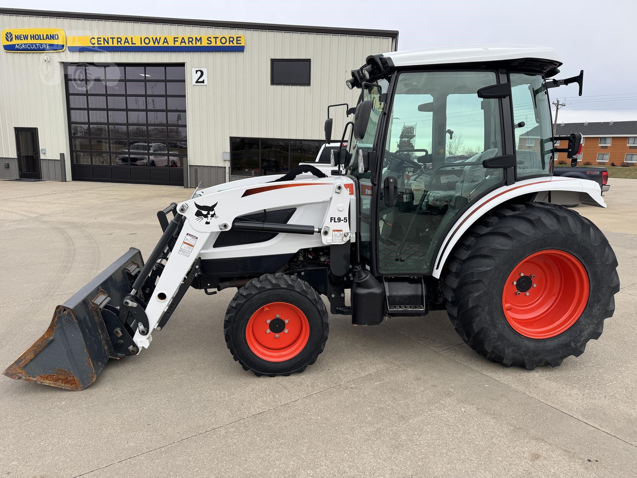 2023 Bobcat CT5550 Equipment Image0