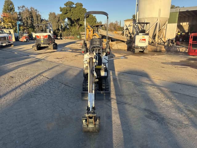 Image of Bobcat E10 equipment image 2