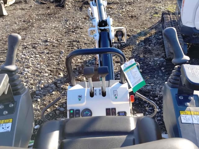 Image of Bobcat E10 equipment image 2