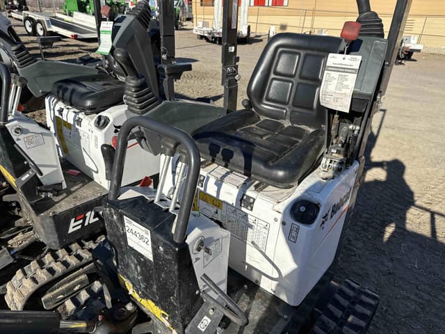 Image of Bobcat E10 equipment image 4