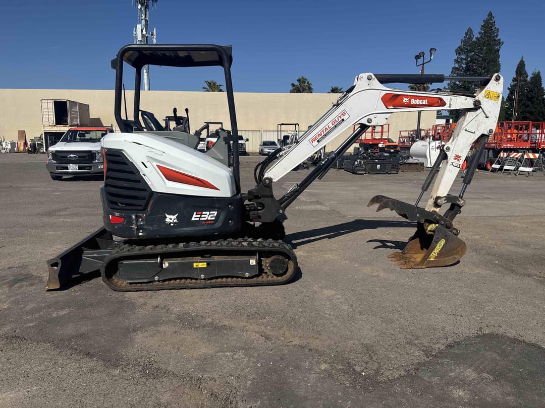 Image of Bobcat E32i Image 1