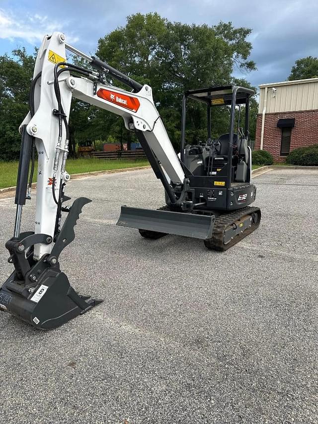Image of Bobcat E32i equipment image 1